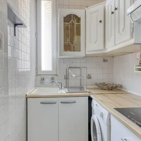 Apartment Le Parisien Chic- 4 Min Metro