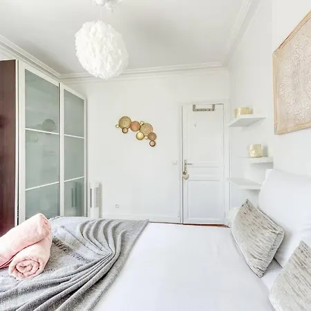 Apartment Le Parisien Chic- 4 Min Metro *