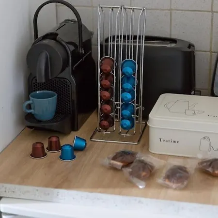 Apartment Le Parisien Chic- 4 Min Metro Le Kremlin-Bicetre